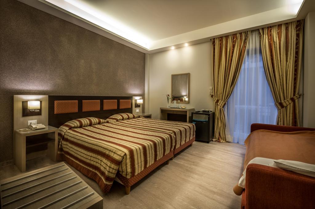 Rex Hotel Нафплион Екстериор снимка