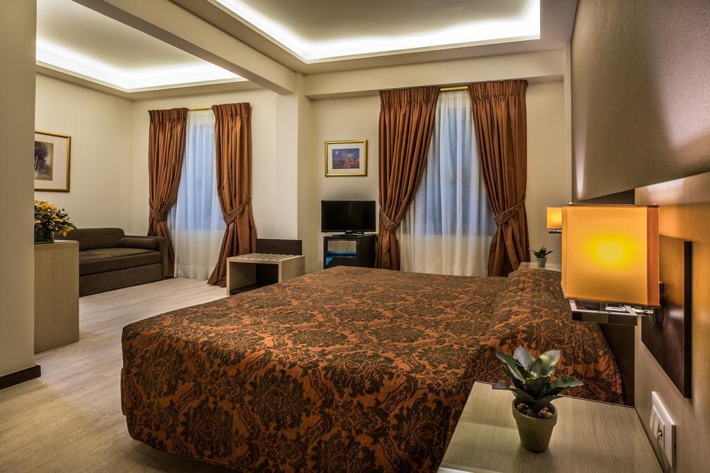 Rex Hotel Нафплион Екстериор снимка