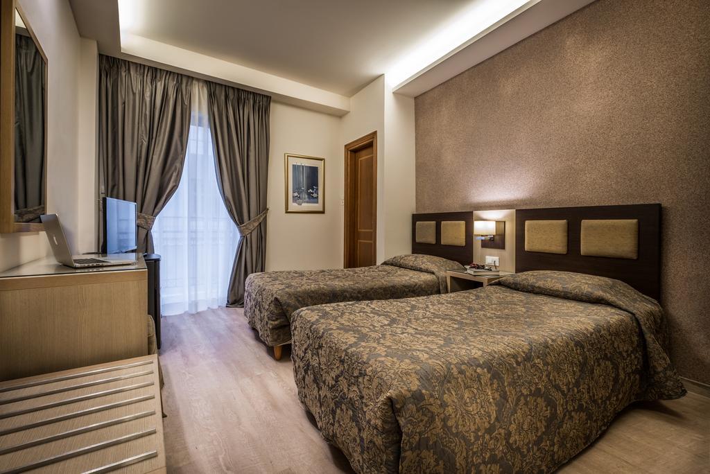 Rex Hotel Нафплион Екстериор снимка