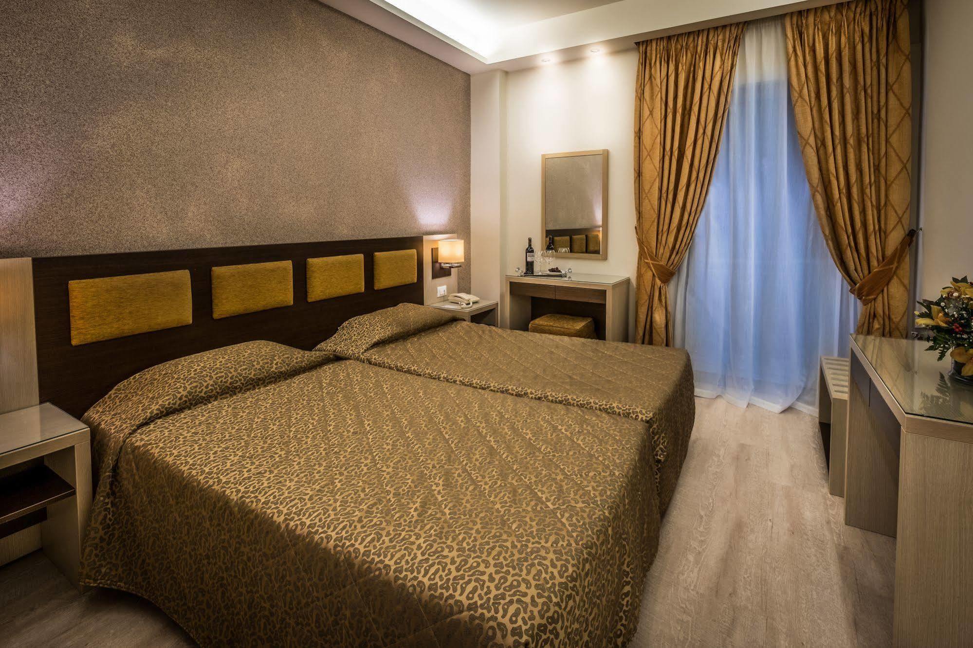 Rex Hotel Нафплион Екстериор снимка