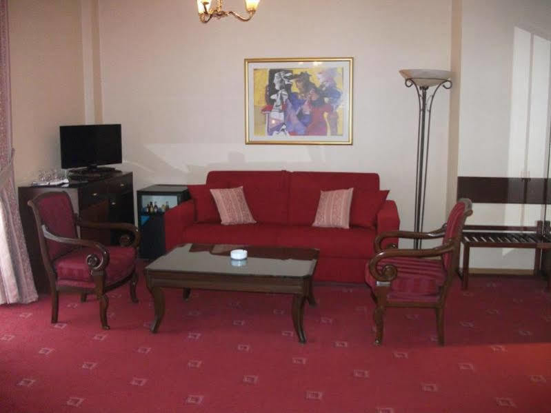 Rex Hotel Нафплион Екстериор снимка