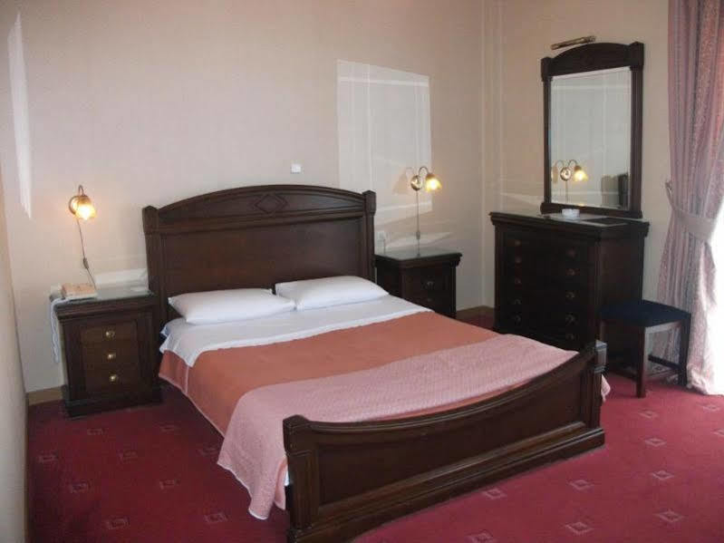 Rex Hotel Нафплион Екстериор снимка
