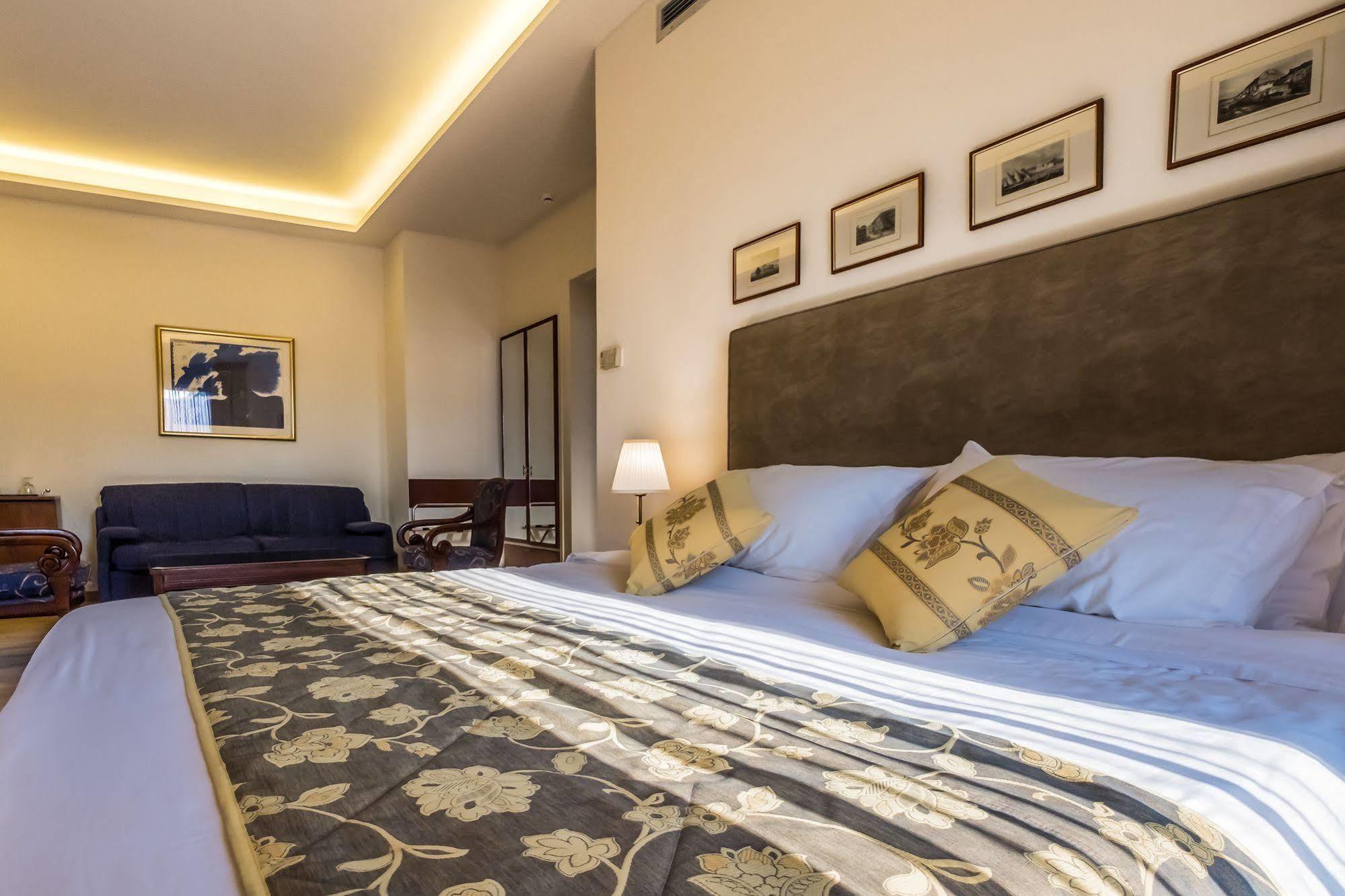 Rex Hotel Нафплион Екстериор снимка