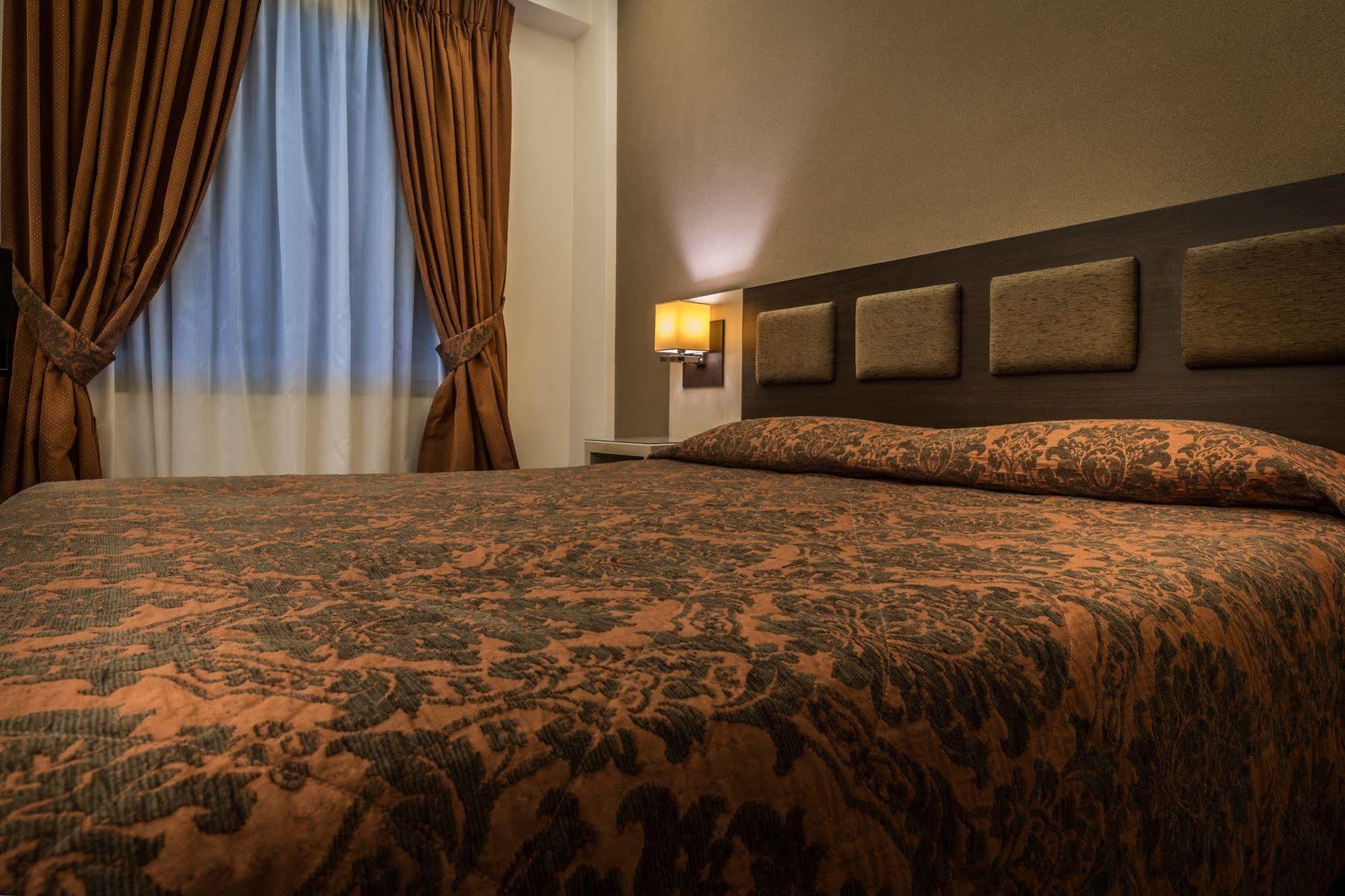 Rex Hotel Нафплион Екстериор снимка