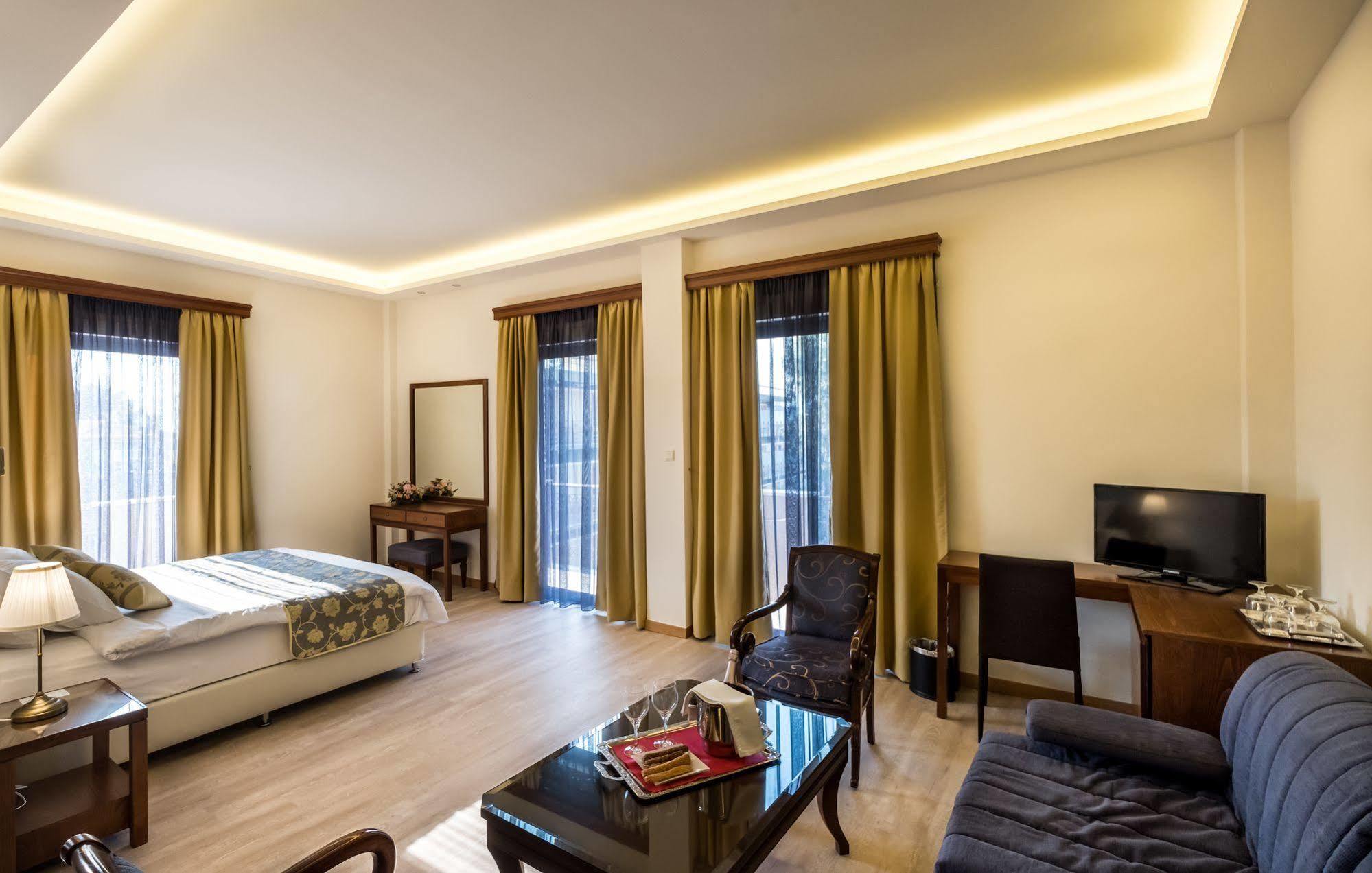 Rex Hotel Нафплион Екстериор снимка