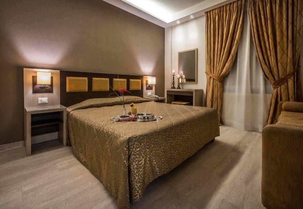 Rex Hotel Нафплион Екстериор снимка