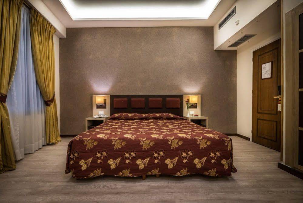 Rex Hotel Нафплион Екстериор снимка