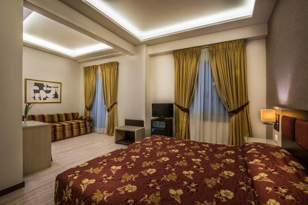 Rex Hotel Нафплион Екстериор снимка